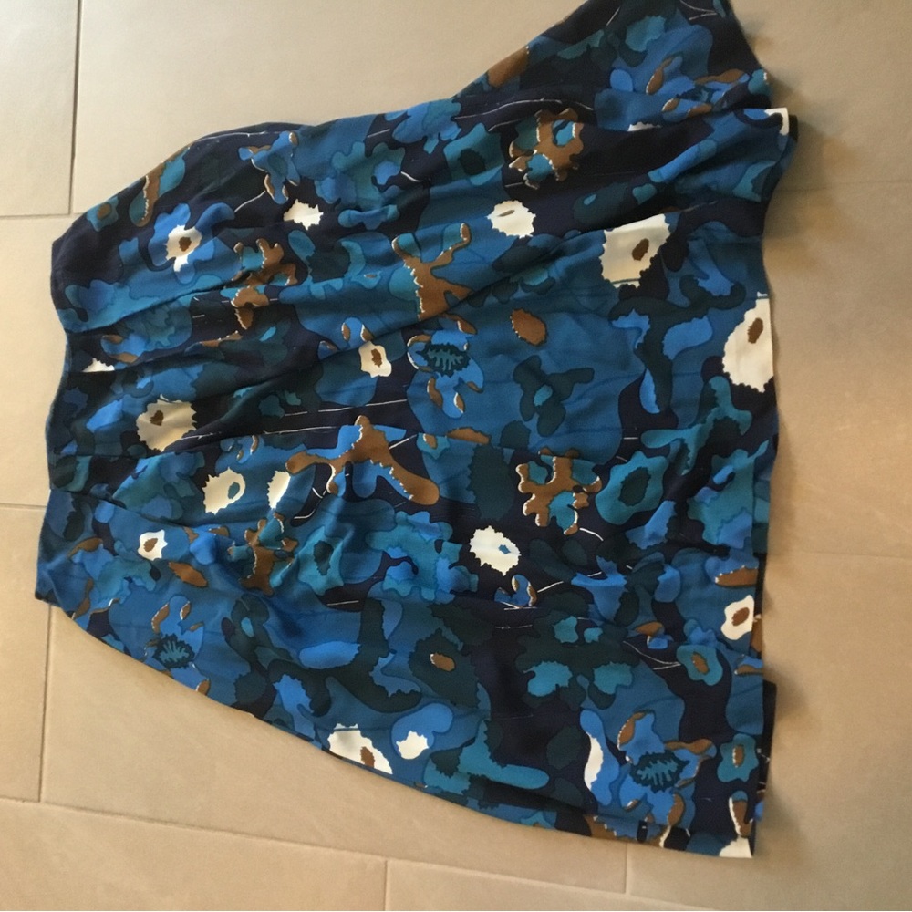 Women skirts in good condition size 38